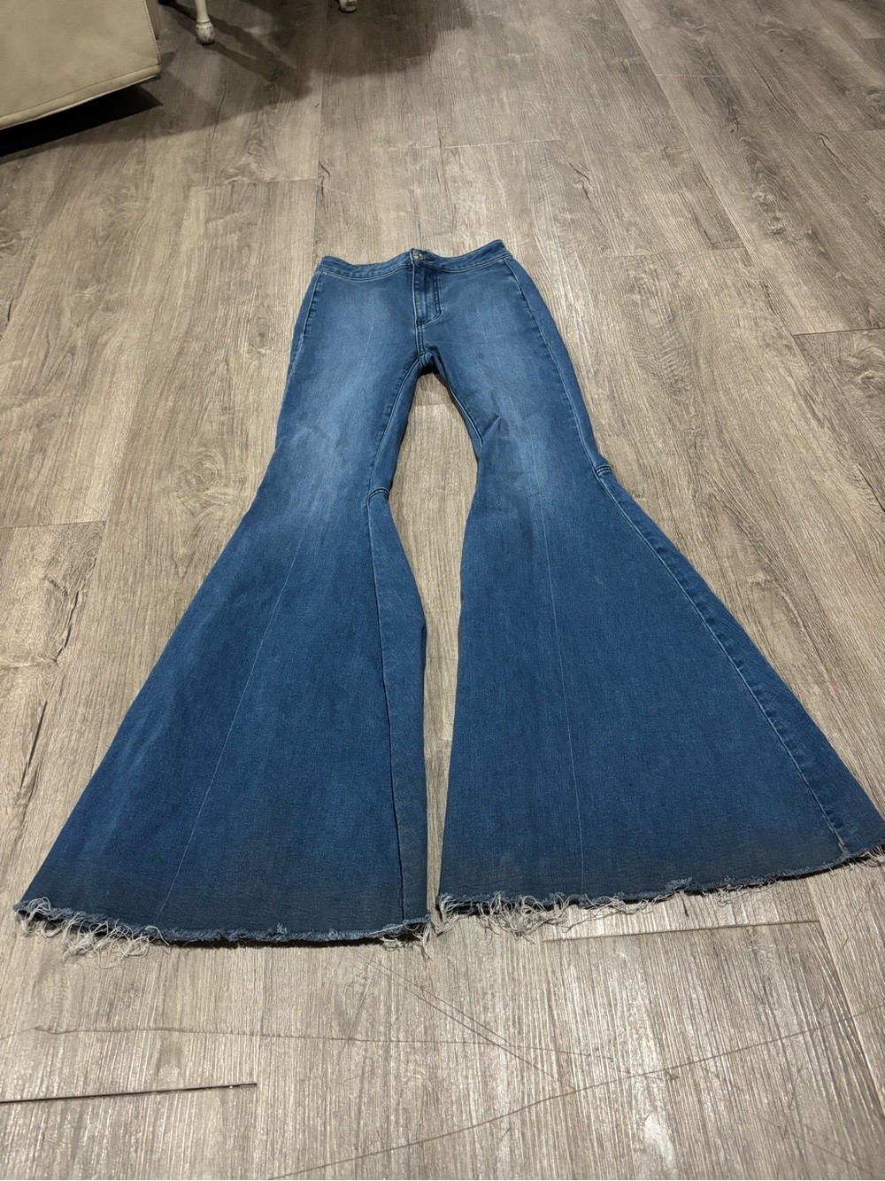 Free People Just Float On Flared Denim Jean Size 25 - Picture 2 of 5